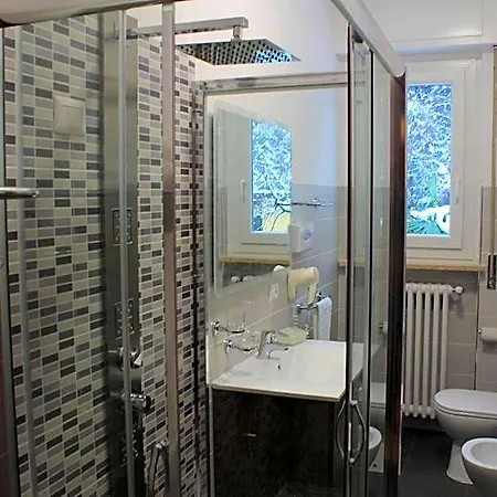 Paradiso Hotell Maccagno