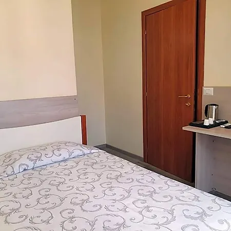 Paradiso Hotell Maccagno