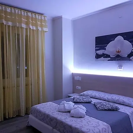 Paradiso Ξενοδοχείο 3*