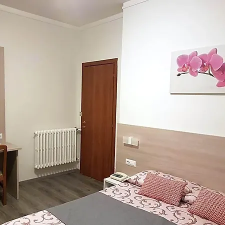 Paradiso Hotell 3*