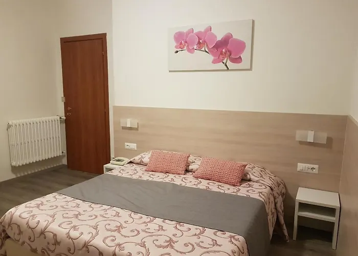 天堂旅馆 3*